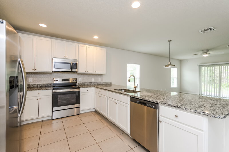2,080/Mo, 141 Pompei Dr Kissimmee, FL 34758 Kitchen View