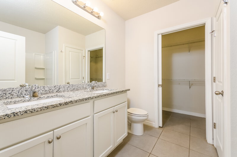 2,080/Mo, 141 Pompei Dr Kissimmee, FL 34758 Main Bathroom View