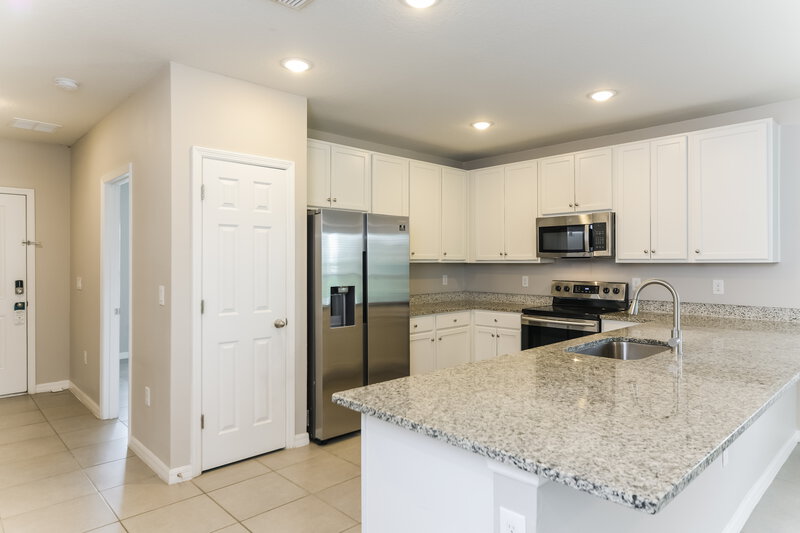 1,800/Mo, 1851 Superior Ct Poinciana, FL 34759 Kitchen View