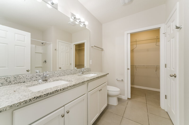 1,800/Mo, 1851 Superior Ct Poinciana, FL 34759 Main Bathroom View
