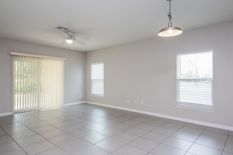 1,995/Mo, 255 Canterbury Ct Kissimmee, FL 34758 Dining Room View