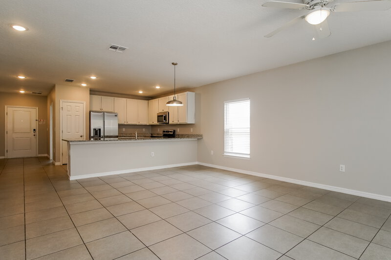 1,680/Mo, 325 Salmon Ct Poinciana, FL 34759 Living Room View 3