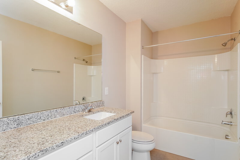 1,680/Mo, 325 Salmon Ct Poinciana, FL 34759 Bathroom View