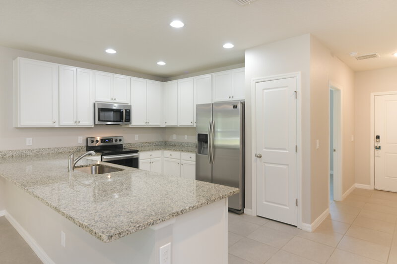 1,795/Mo, 326 Caldbeck Way Poinciana, FL 34758 Kitchen View 2