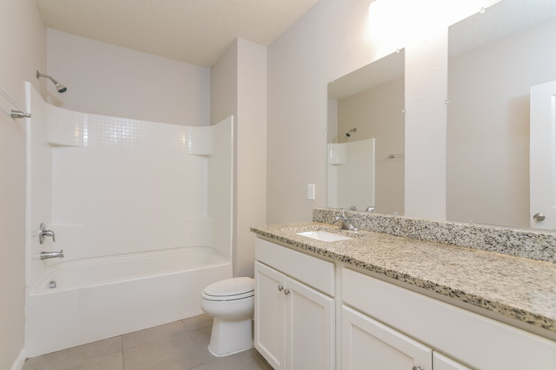 1,795/Mo, 326 Caldbeck Way Poinciana, FL 34758 Bathroom View