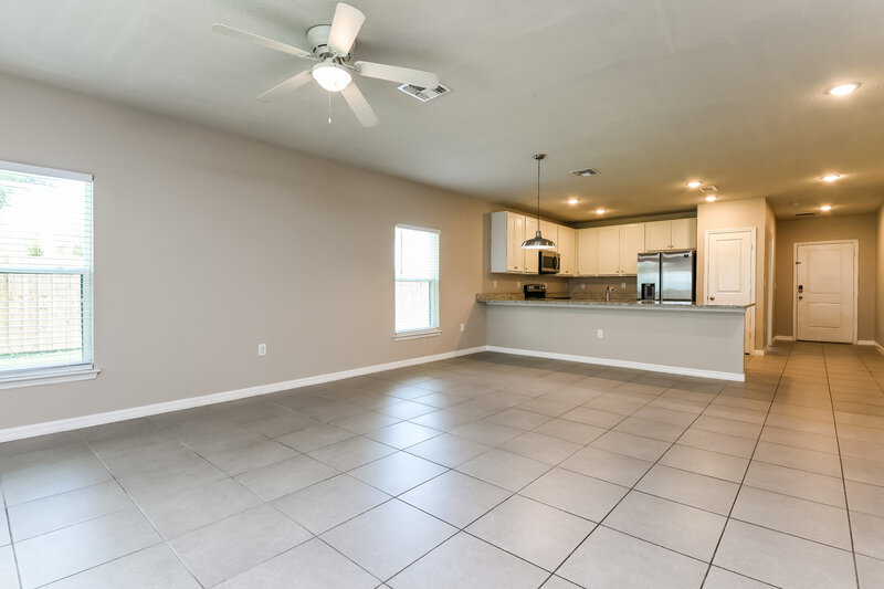 1,765/Mo, 326 Montgomery Ct Kissimmee, FL 34758 Living Room View 2