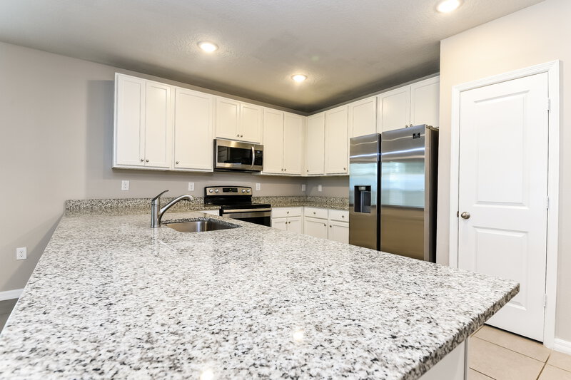 1,765/Mo, 326 Montgomery Ct Kissimmee, FL 34758 Kitchen View