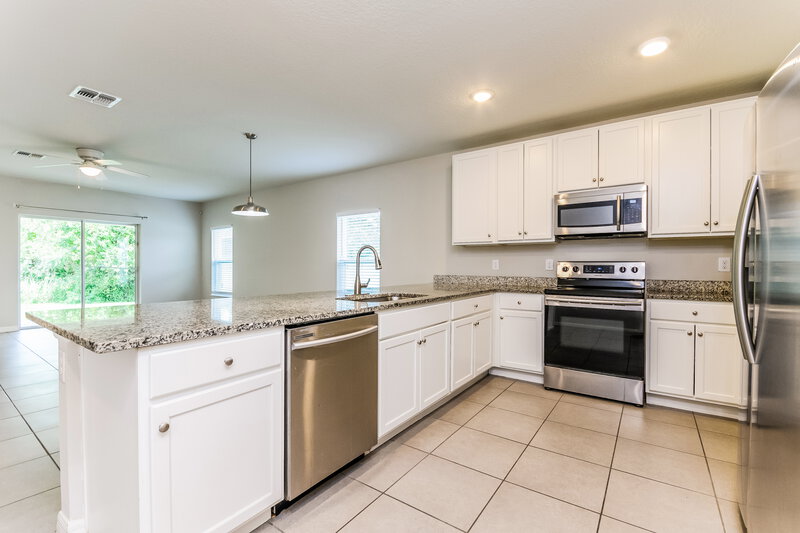 1,710/Mo, 348 Colony Ct Kissimmee, FL 34758 Kitchen View 2
