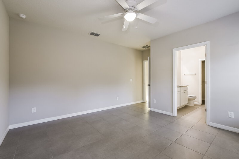 1,715/Mo, 386 Colonade Ct Kissimmee, FL 34758 Main Bedroom View 2