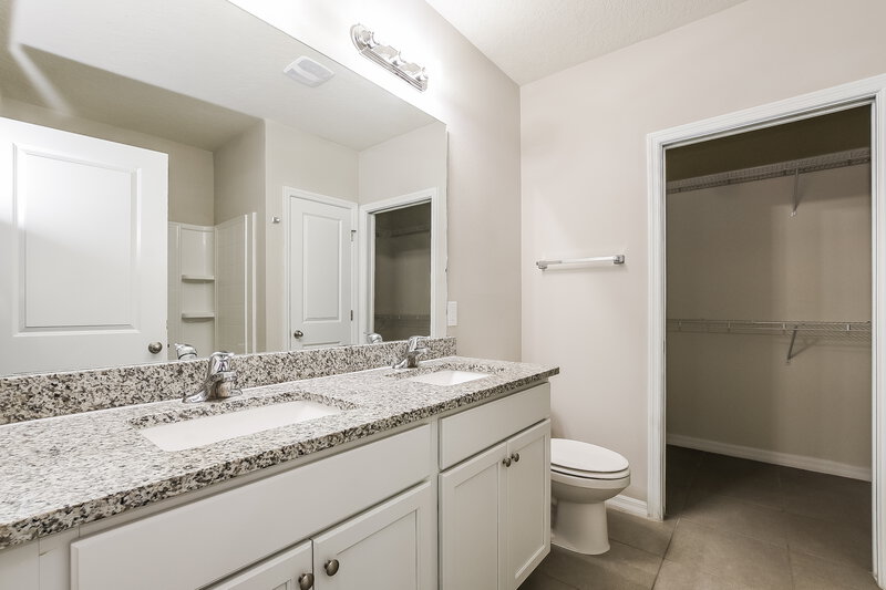1,715/Mo, 386 Colonade Ct Kissimmee, FL 34758 Main Bathroom View