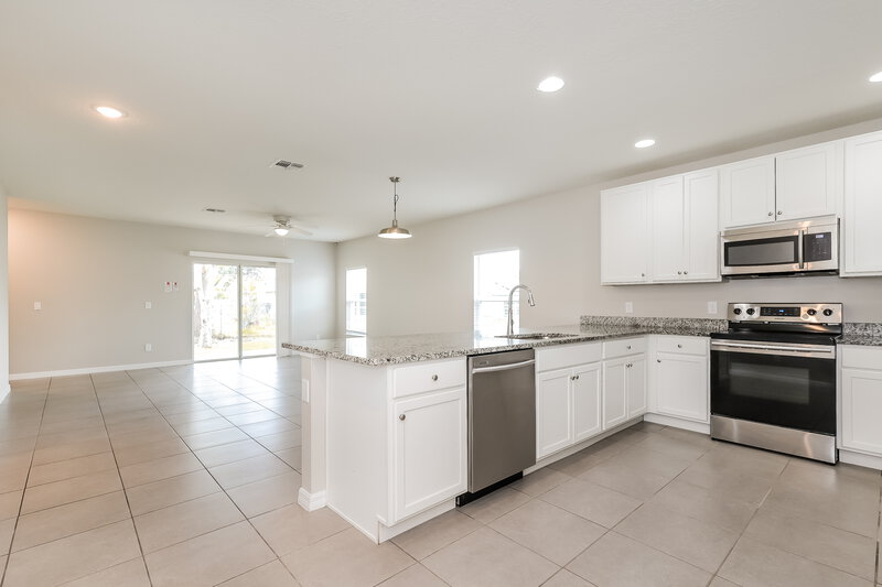 2,035/Mo, 41 Coventry Ct Kissimmee, FL 34758 Kitchen View
