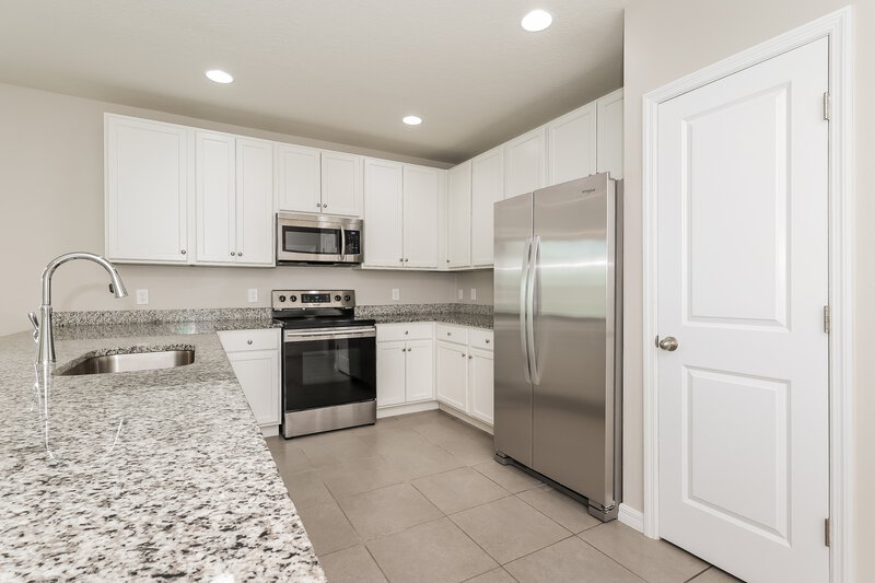 2,035/Mo, 41 Coventry Ct Kissimmee, FL 34758 Kitchen View 3