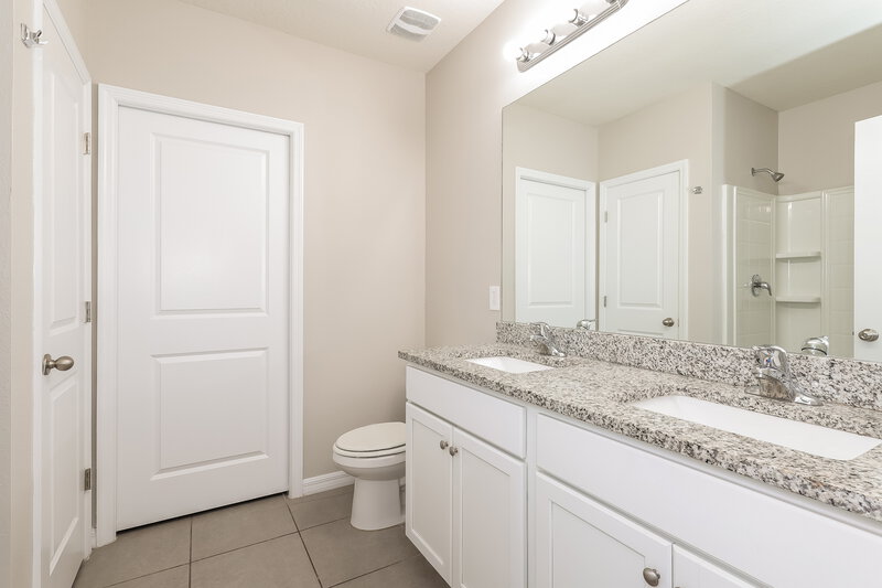 2,035/Mo, 41 Coventry Ct Kissimmee, FL 34758 Main Bathroom View