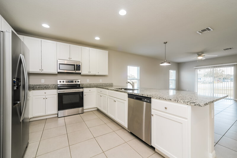 1,725/Mo, 501 Elbridge Pl Kissimmee, FL 34758 Kitchen View