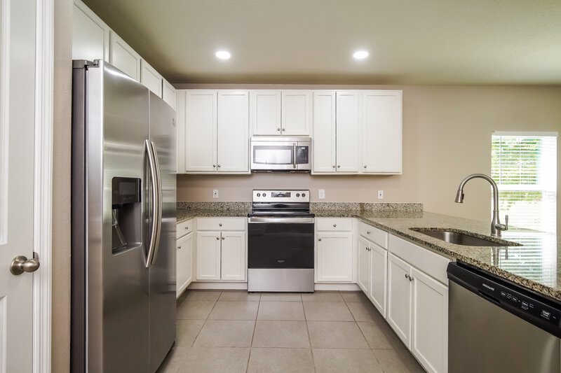 2,035/Mo, 651 Mercado Ct Kissimmee, FL 34758 Kitchen View