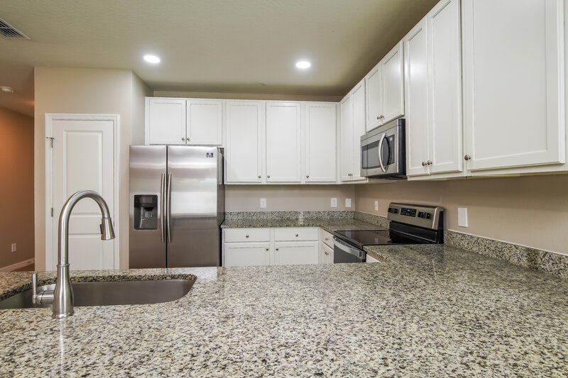 2,035/Mo, 651 Mercado Ct Kissimmee, FL 34758 Kitchen View 2