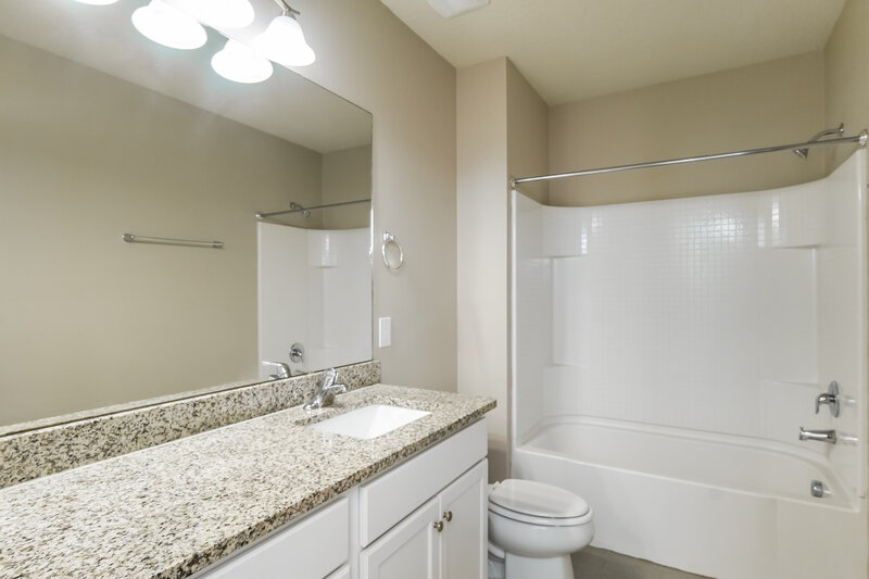 2,035/Mo, 651 Mercado Ct Kissimmee, FL 34758 Bathroom View