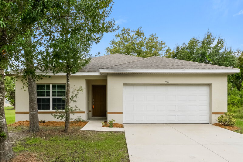 1,650/Mo, 670 Basingstoke Ct Kissimmee, FL 34758 External View