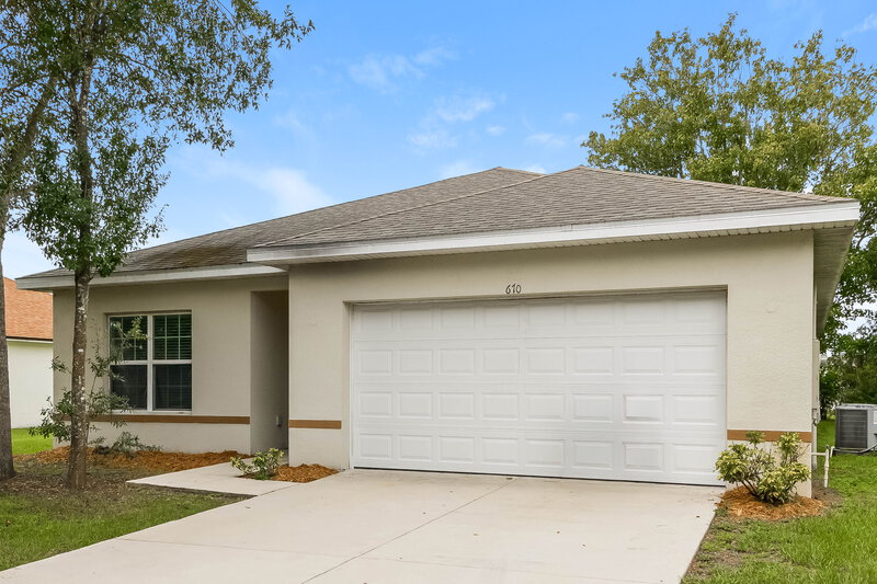 1,650/Mo, 670 Basingstoke Ct Kissimmee, FL 34758 Front View