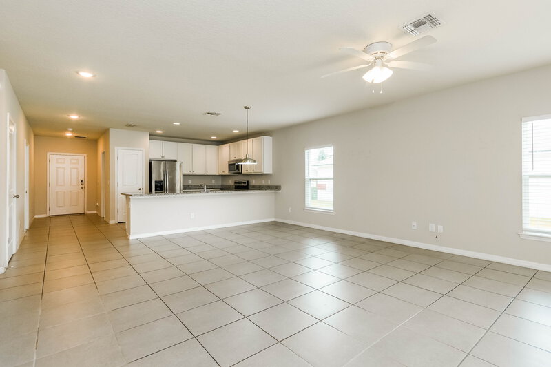 1,650/Mo, 670 Basingstoke Ct Kissimmee, FL 34758 Living Room View