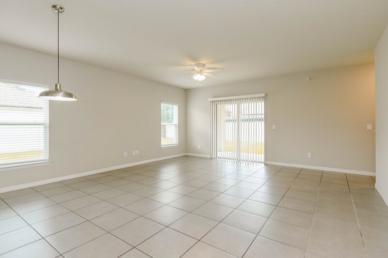 1,650/Mo, 670 Basingstoke Ct Kissimmee, FL 34758 Living Room View 2