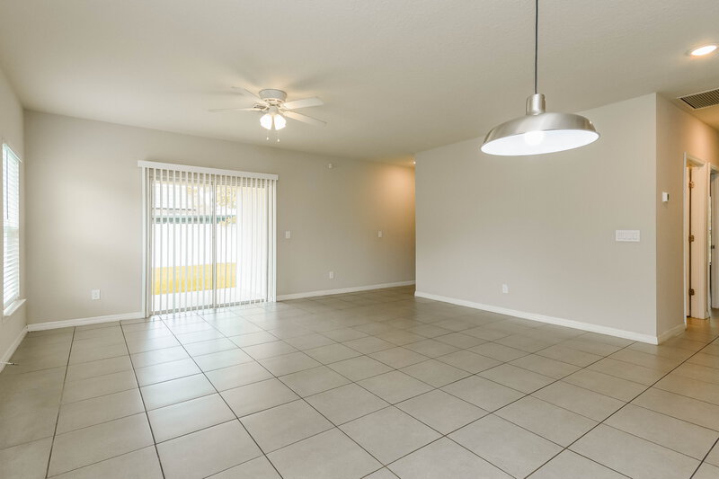 1,650/Mo, 670 Basingstoke Ct Kissimmee, FL 34758 Dining Room View