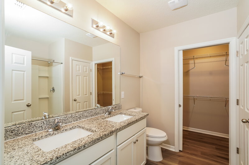 2,085/Mo, 722 Fulmar Ct Poinciana, FL 34759 Main Bathroom View