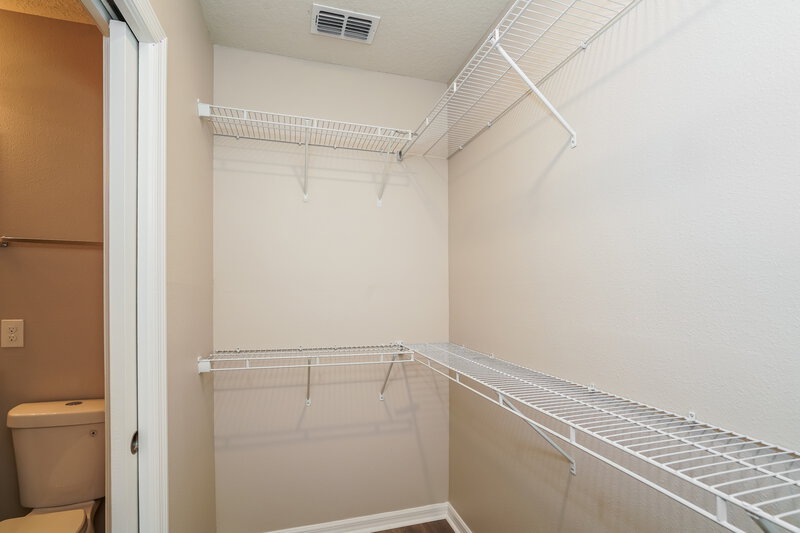 2,085/Mo, 722 Fulmar Ct Poinciana, FL 34759 Walk In Closet View