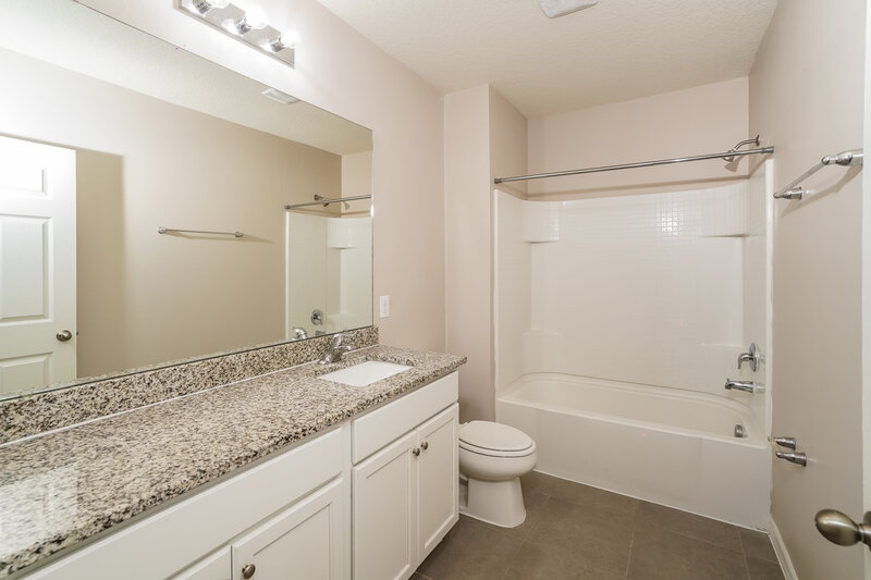 2,085/Mo, 722 Fulmar Ct Poinciana, FL 34759 Bathroom View