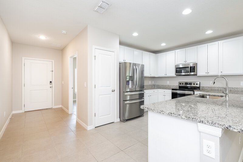 2,030/Mo, 830 Hazel Grove Ct Kissimmee, FL 34758 Kitchen View 3