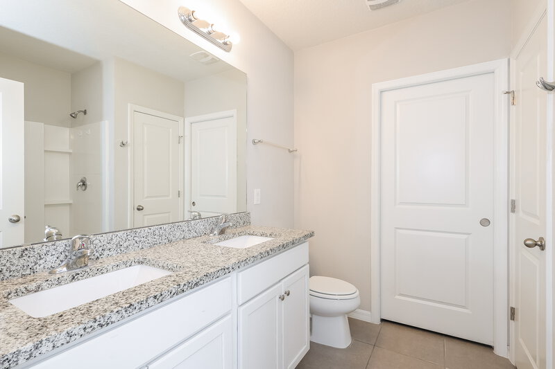 2,030/Mo, 830 Hazel Grove Ct Kissimmee, FL 34758 Main Bathroom View