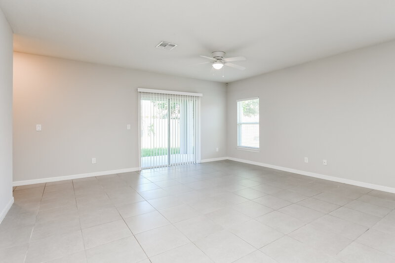 1,825/Mo, 903 Dartmouth Ct Kissimmee, FL 34758 Living Room View 2