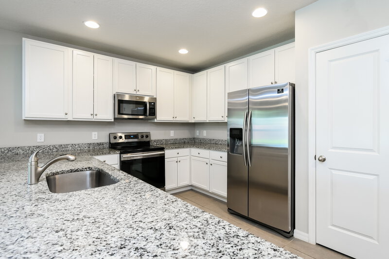 1,825/Mo, 903 Dartmouth Ct Kissimmee, FL 34758 Kitchen View 2