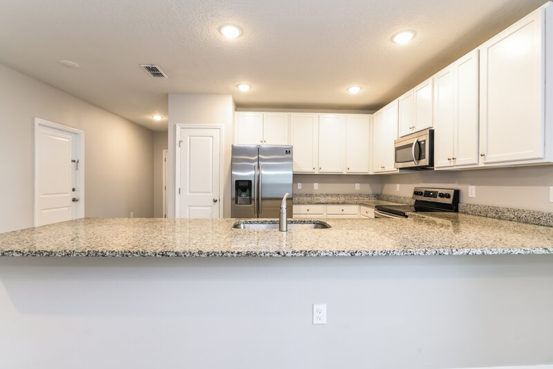 1,715/Mo, 956 Louvre Ct Kissimmee, FL 34759 Kitchen View