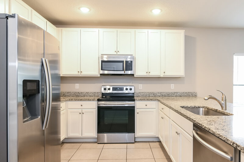 1,715/Mo, 956 Louvre Ct Kissimmee, FL 34759 Kitchen View 2