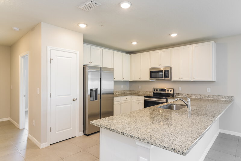 1,940/Mo, 994 James Dr Poinciana, FL 34759 Kitchen View