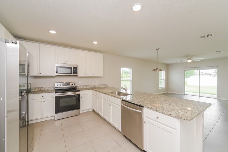 1,940/Mo, 994 James Dr Poinciana, FL 34759 Kitchen View 2