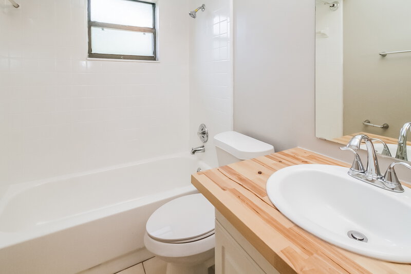 3,720/Mo, 3028 Dikewood Ct Winter Park, FL 32792 Bathroom View