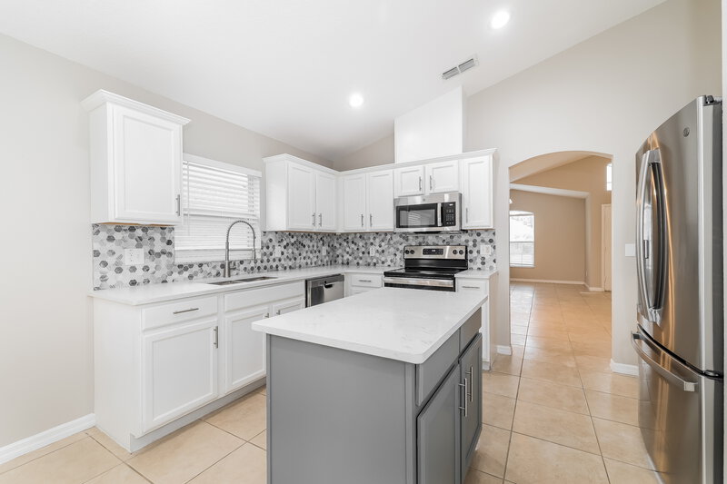 2,240/Mo, 2765 Eagle Canyon Dr S Kissimmee, FL 34746 Kitchen View