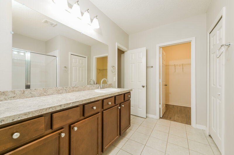 1,875/Mo, 3040 Morton Way Kissimmee, FL 34743 Main Bathroom View