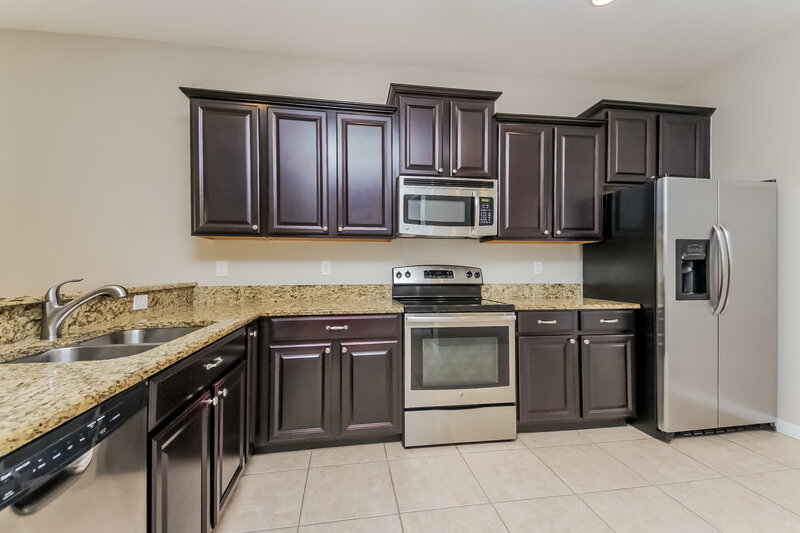 2,890/Mo, 6816 Butterfly Dr Saint Cloud, FL 34773 Kitchen View 2