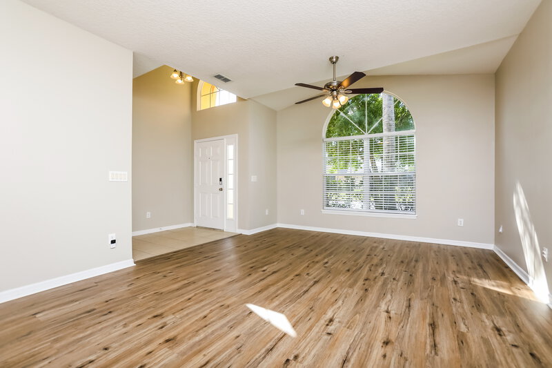 2,285/Mo, 508 Key Haven Dr Sanford, FL 32771 Sitting Room View