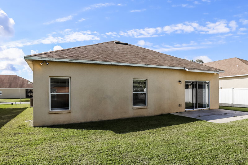2,285/Mo, 508 Key Haven Dr Sanford, FL 32771 Rear View 2