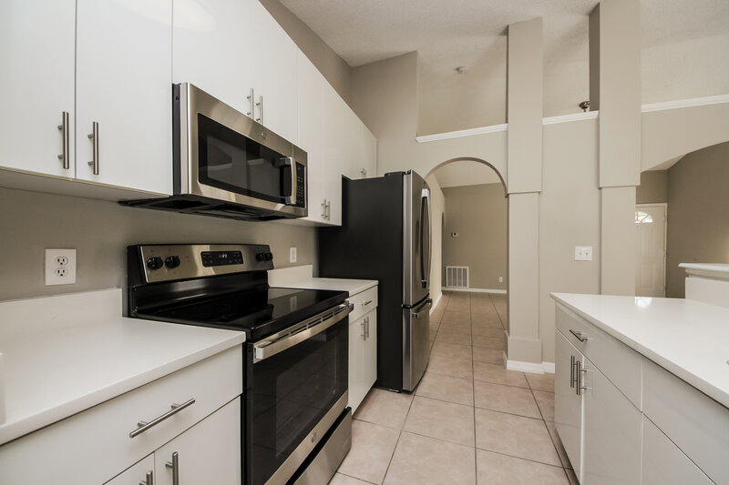 2,030/Mo, 2451 Parsons Pond Cir Kissimmee, FL 34743 Kitchen View 2