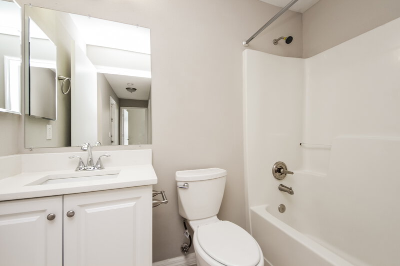 2,030/Mo, 2451 Parsons Pond Cir Kissimmee, FL 34743 Main Bathroom View