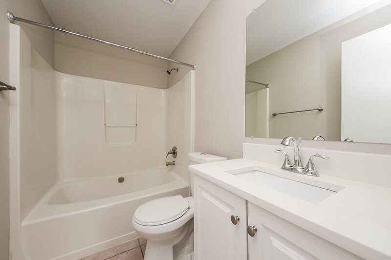 2,030/Mo, 2451 Parsons Pond Cir Kissimmee, FL 34743 Bathroom View