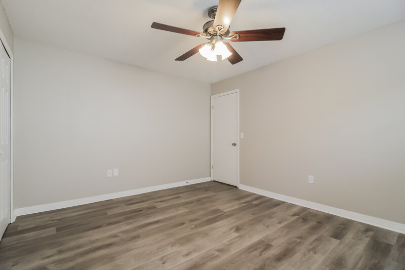 2,225/Mo, 10610 Wyndcliff Dr Orlando, FL 32817 Bedroom View 3