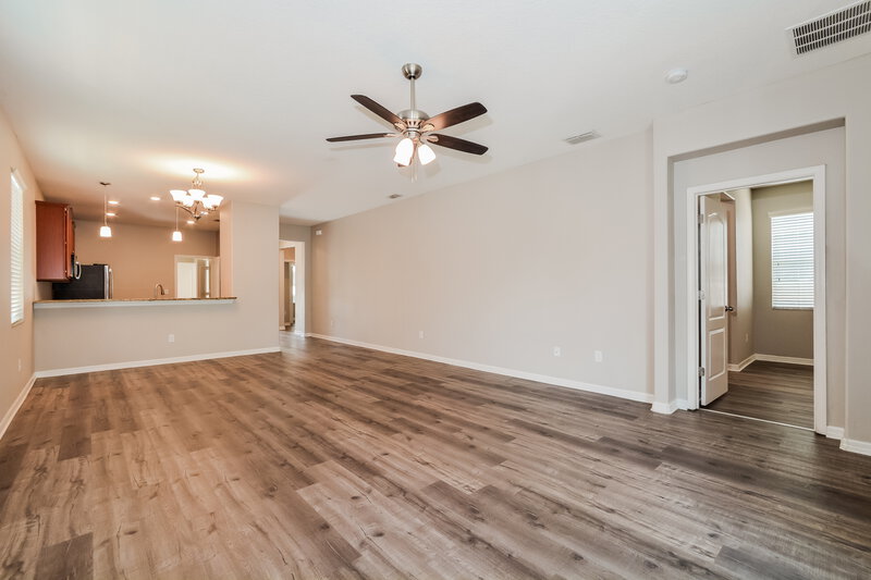 0/Mo, 6841 Goldflower Ave Harmony, FL 34773 Living Room View