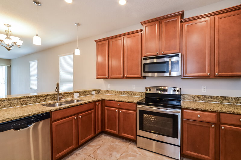 0/Mo, 6841 Goldflower Ave Harmony, FL 34773 Kitchen View