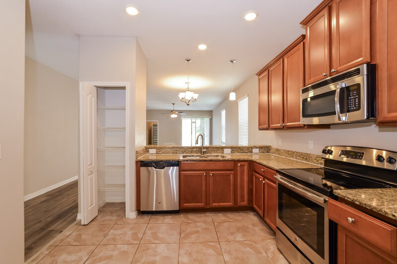 0/Mo, 6841 Goldflower Ave Harmony, FL 34773 Kitchen View 2